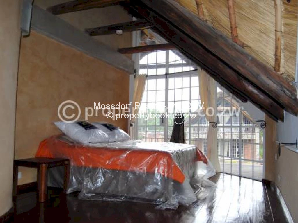 Townhouse/Cluster to Rent in Emerald Hill, Harare