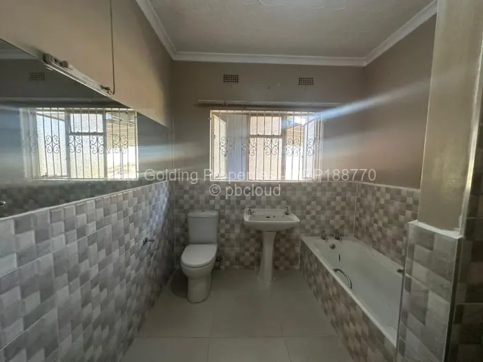 5 Bedroom House to Rent in Kambanji