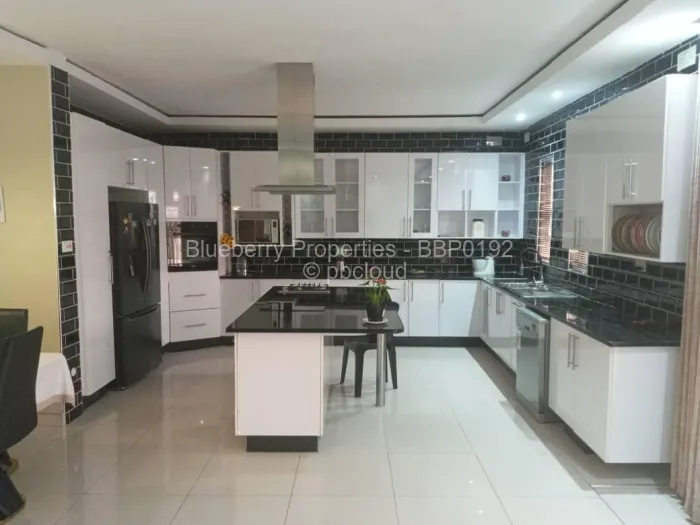 Townhouse/Complex/Cluster for Sale in Arlington, Harare
