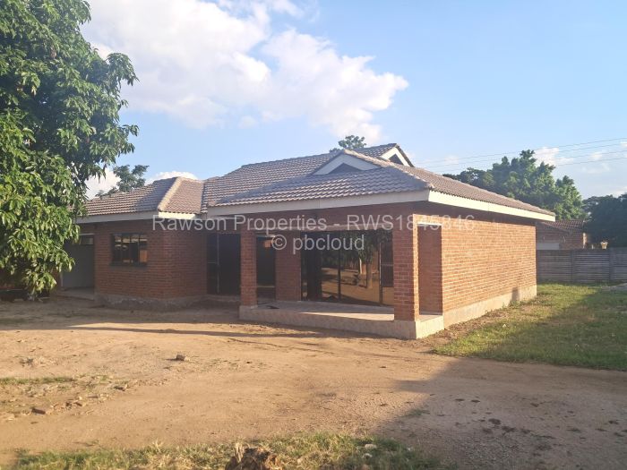 Townhouse/Cluster for Sale in Highlands, Harare