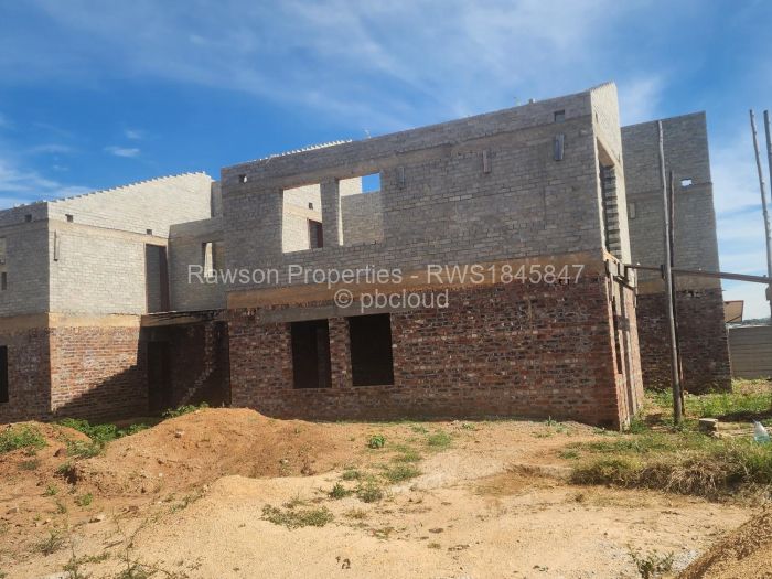 Townhouse/Cluster for Sale in Zimre Park, Harare