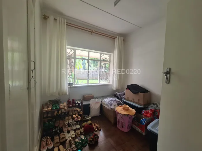 4 Bedroom House for Sale in Malindela, Bulawayo