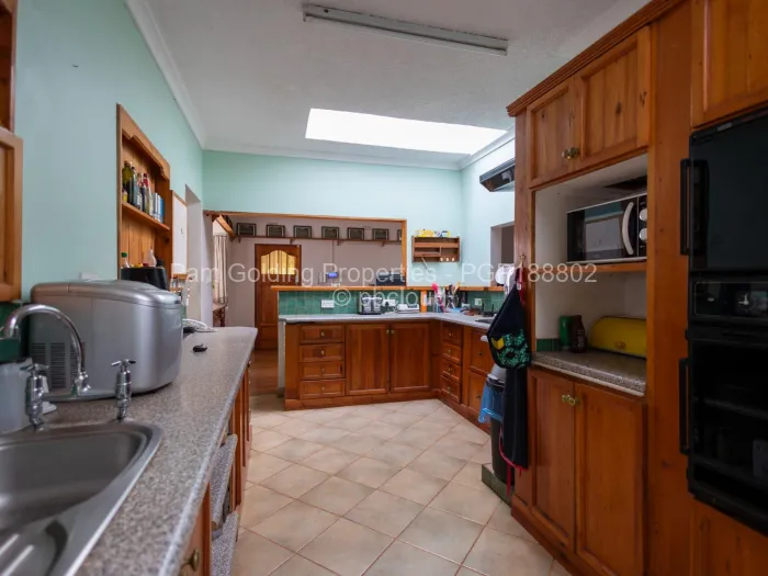 5 Bedroom House for Sale in Borrowdale, Harare