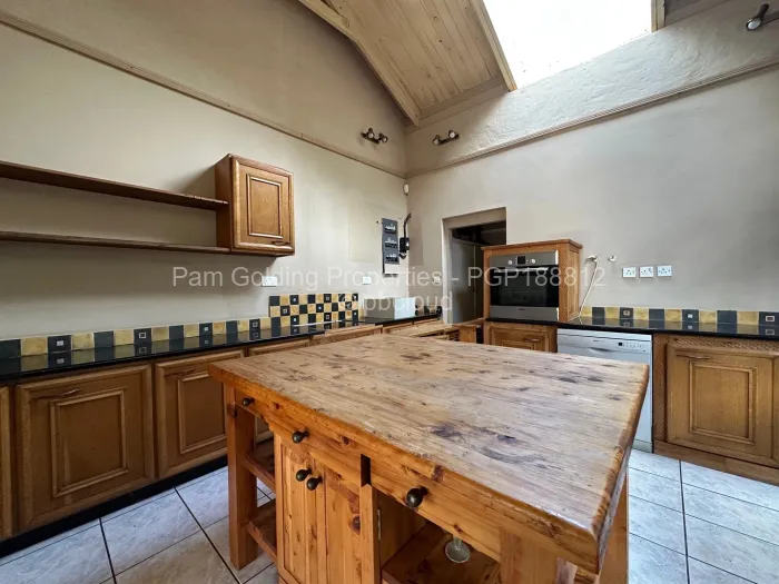 4 Bedroom House to Rent in Highlands