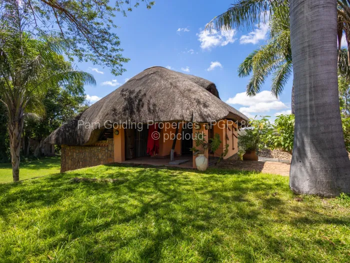 5 Bedroom House for Sale in Ruwa, Ruwa