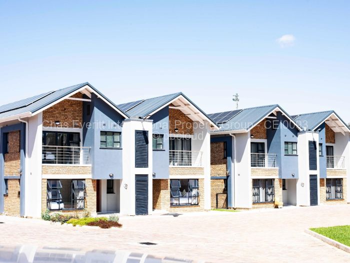 Townhouse/Cluster to Rent in Newlands, Harare