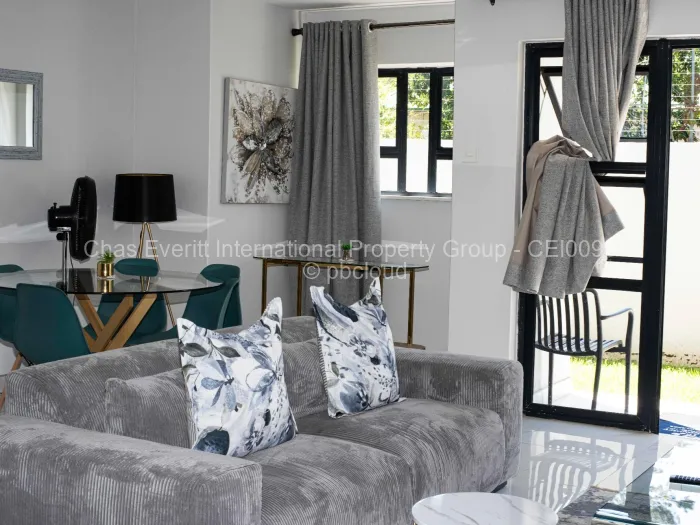 Townhouse/Complex/Cluster to Rent in Newlands, Harare