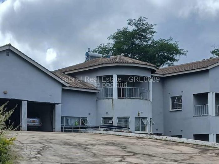 6 Bedroom House for Sale in Carrick Creagh Estate, Harare