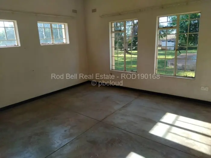 7 Bedroom House for Sale in Banket, Banket