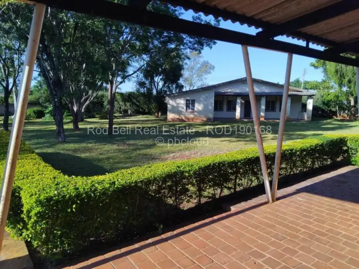 7 Bedroom House for Sale in Banket, Banket