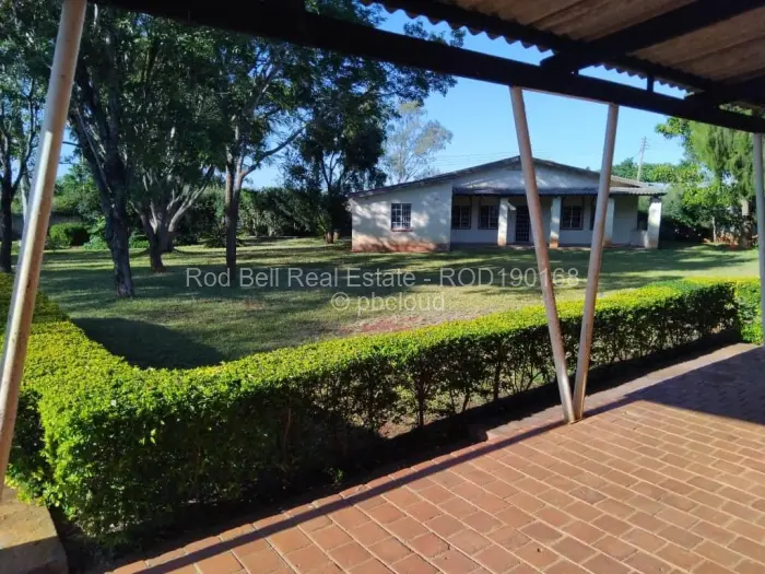 7 Bedroom House for Sale in Banket, Banket