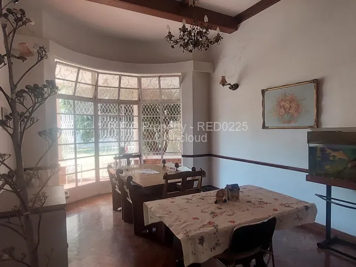 6 Bedroom House for Sale in Kumalo, Bulawayo