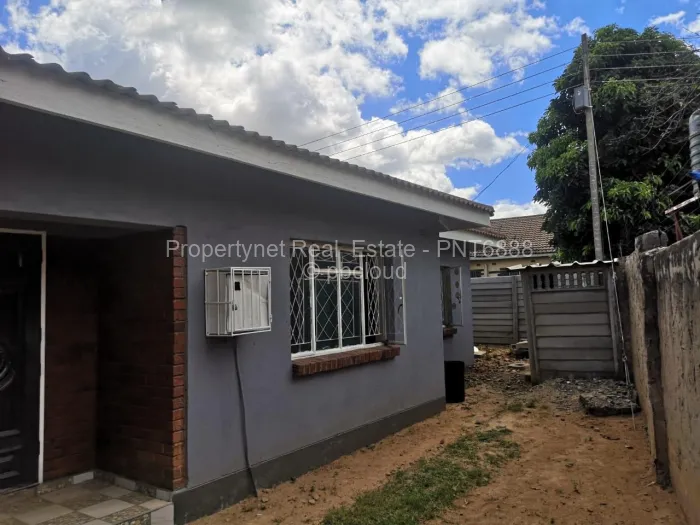 3 Bedroom House for Sale in Zimre Park, Harare