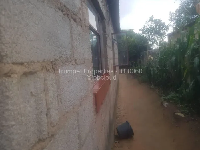 5 Bedroom House for Sale in Budiriro, Harare