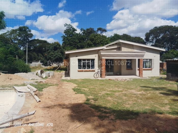 Townhouse/Cluster for Sale in Waterfalls, Harare