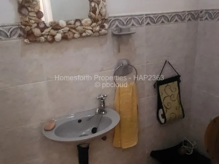 2 Bedroom House for Sale in Lake Chivero, Lake Chivero