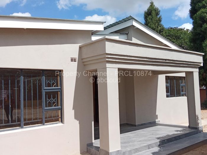 Townhouse/Cluster for Sale in Waterfalls, Harare