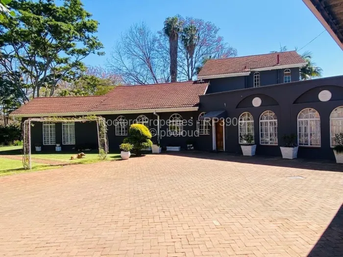3 Bedroom House for Sale in Borrowdale, Harare