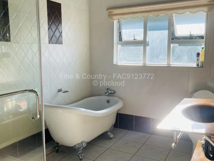 5 Bedroom House to Rent in Chisipite