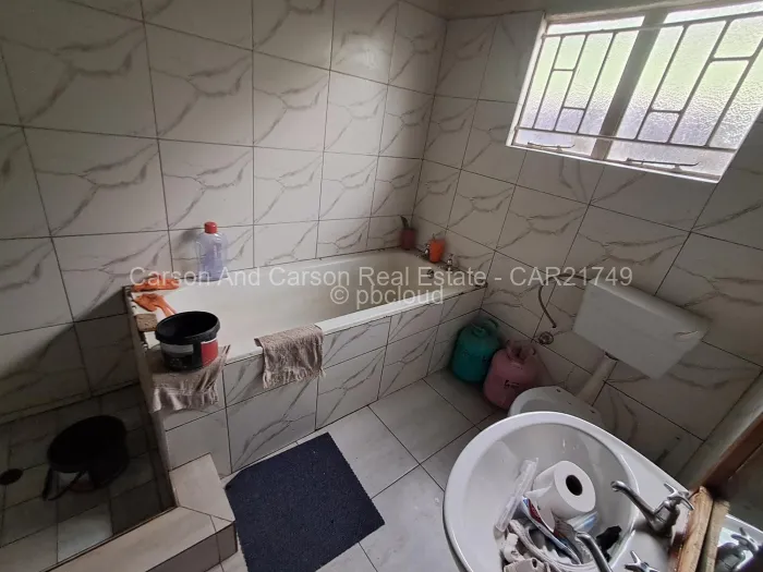 4 Bedroom House for Sale in Chitungwiza, Chitungwiza