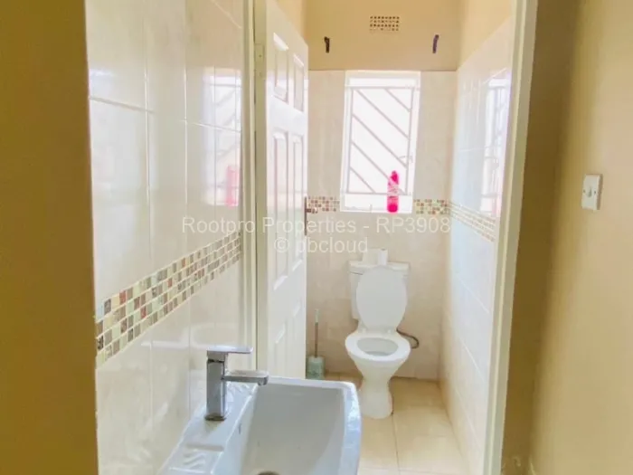 4 Bedroom House for Sale in Mufakose, Harare