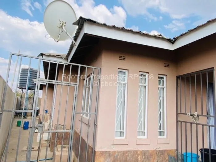 4 Bedroom House for Sale in Mufakose, Harare