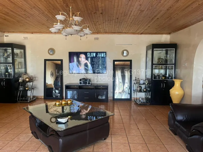 4 Bedroom House to Rent in Milton Park