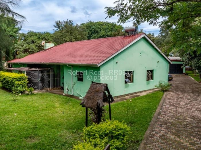 6 Bedroom House for Sale in Masvingo, Masvingo