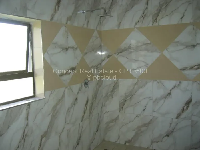Townhouse/Complex/Cluster to Rent in Borrowdale Brooke