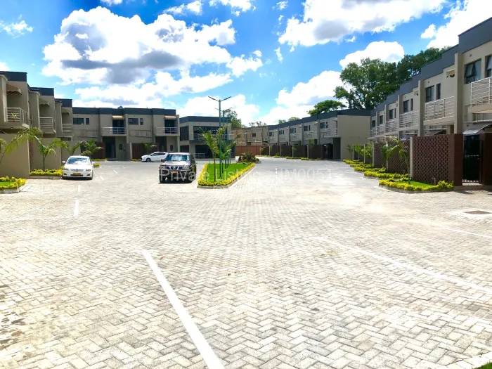 Townhouse/Complex/Cluster to Rent in Strathaven, Harare
