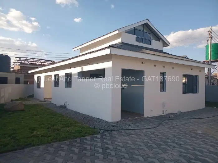 Townhouse/Cluster for Sale in Arlington, Harare