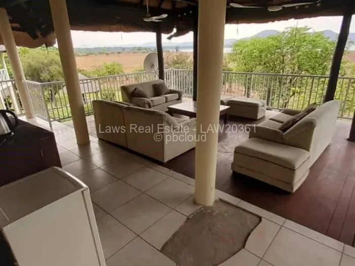 Townhouse/Complex/Cluster for Sale in Kariba, Kariba