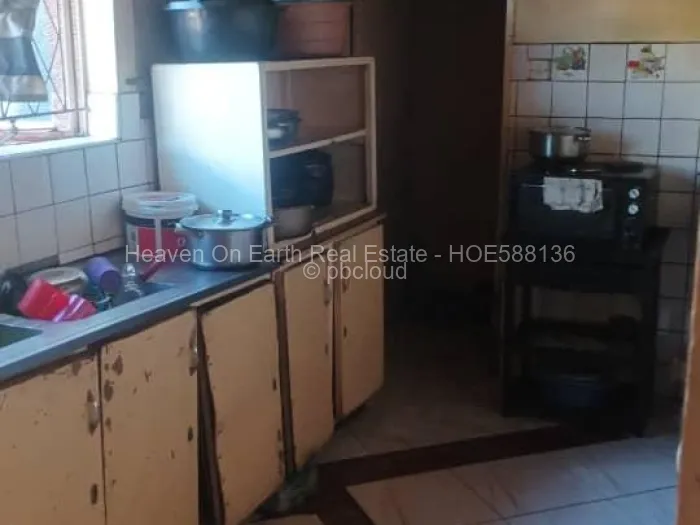 5 Bedroom House for Sale in Highfield, Harare