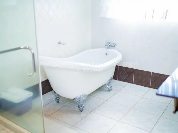 5 Bedroom House to Rent in Chisipite