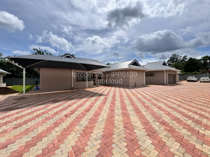 Townhouse/Complex/Cluster to Rent in Emerald Hill