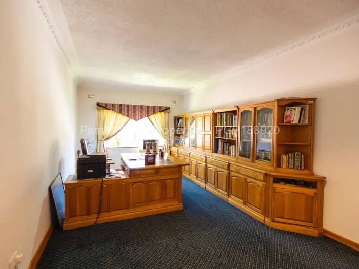 7 Bedroom House for Sale in Ballantyne Park, Harare