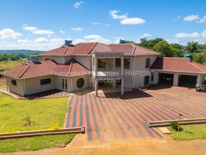 6 Bedroom House for Sale in Quinnington, Harare