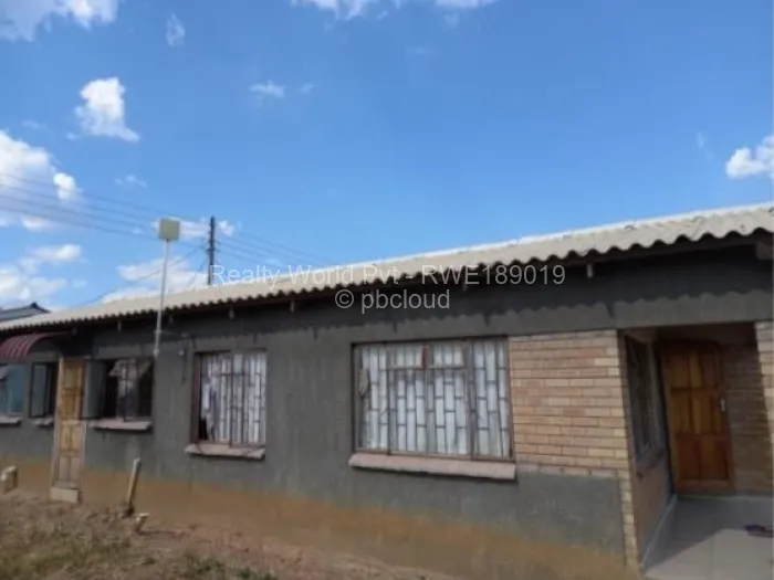 4 Bedroom House for Sale in Nehosho, Gweru