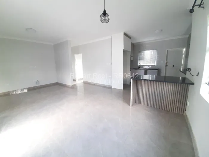 Townhouse/Complex/Cluster to Rent in Waterfalls, Harare