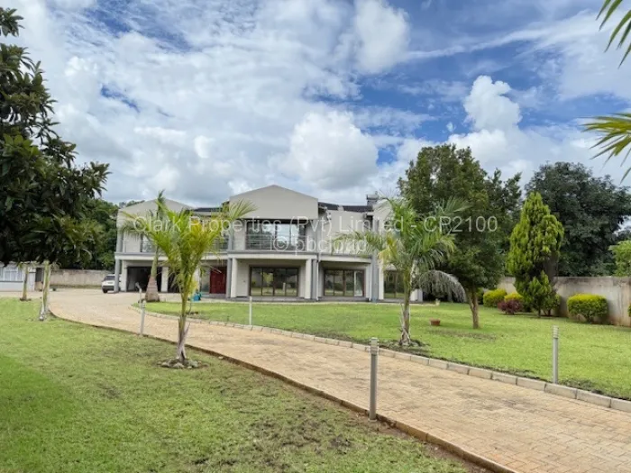 4 Bedroom House for Sale in Borrowdale West, Harare