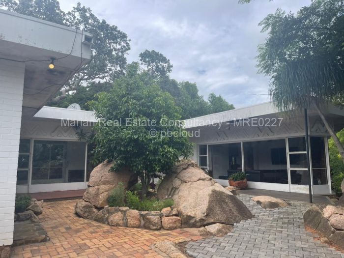 4 Bedroom House for Sale in Hillside Byo, Bulawayo