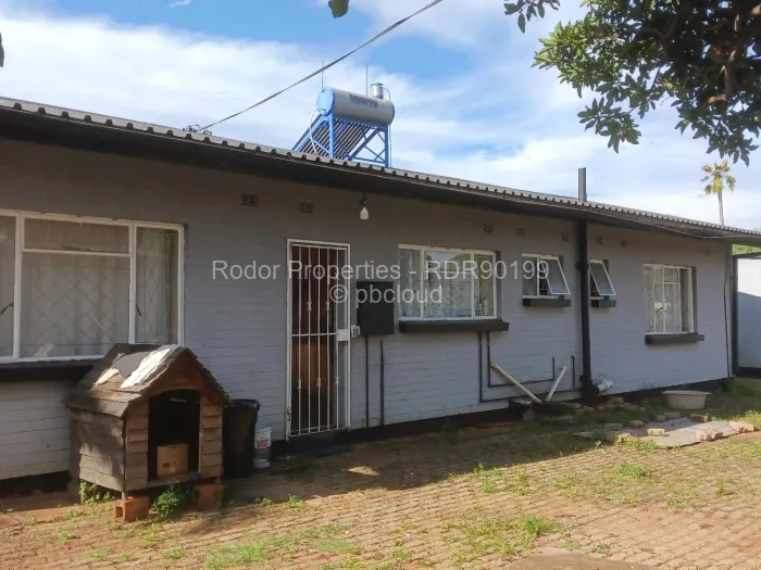 1 Bedroom House for Sale in Bellevue, Bulawayo
