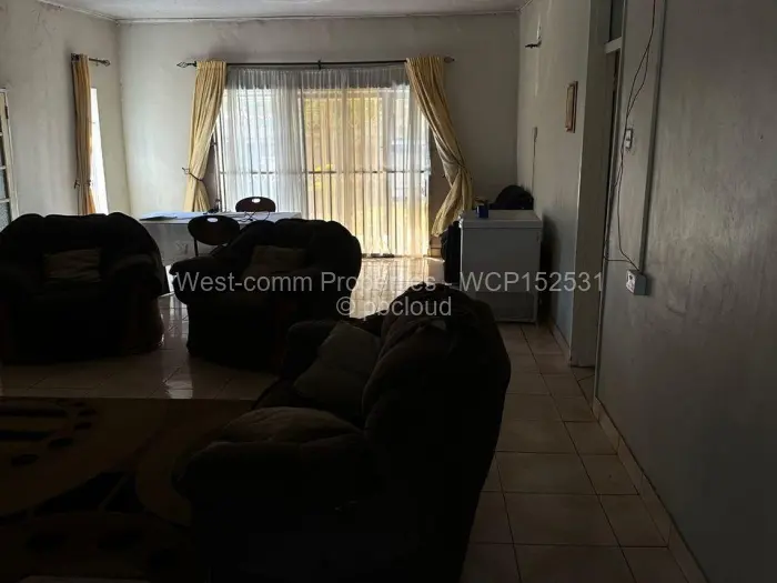 6 Bedroom House for Sale in Lochinvar, Harare