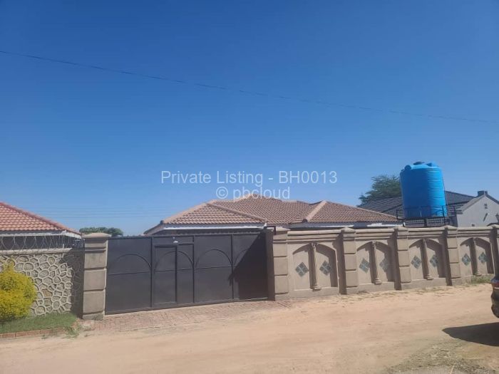 5 Bedroom House for Sale in Waterfalls, Harare