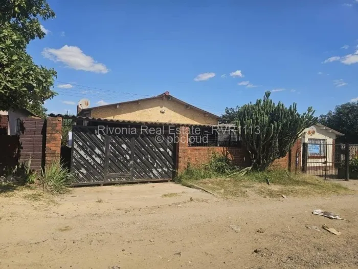 4 Bedroom House for Sale in Warren Park, Harare