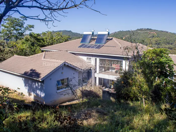 6 Bedroom House for Sale in Carrick Creagh Estate, Harare