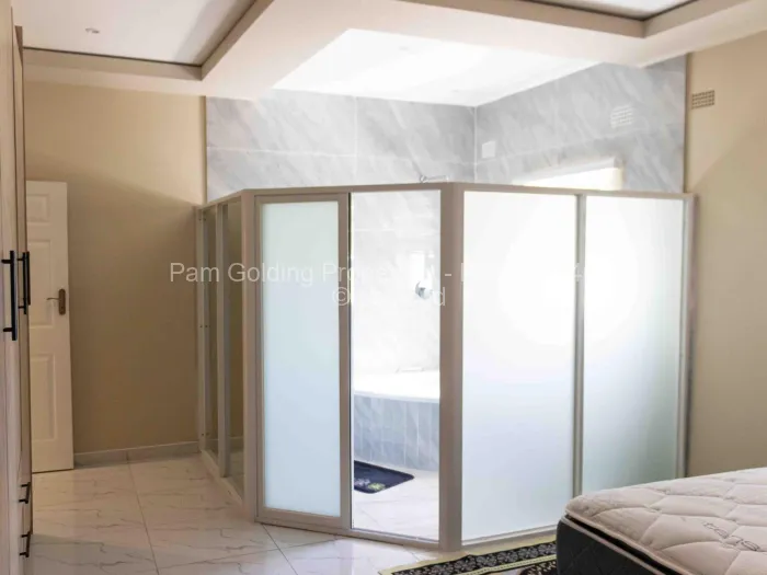 Townhouse/Cluster for Sale in Buena Vista, Bulawayo