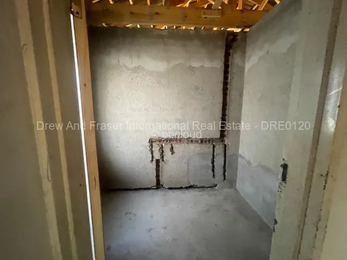 Townhouse/Cluster for Sale in Bluff Hill, Harare