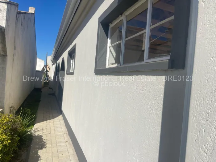 Townhouse/Cluster for Sale in Bluff Hill, Harare