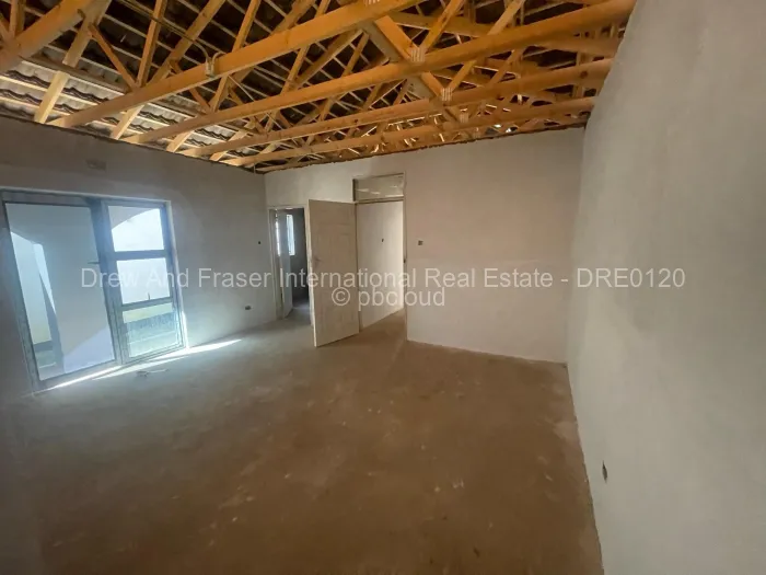 Townhouse/Cluster for Sale in Bluff Hill, Harare